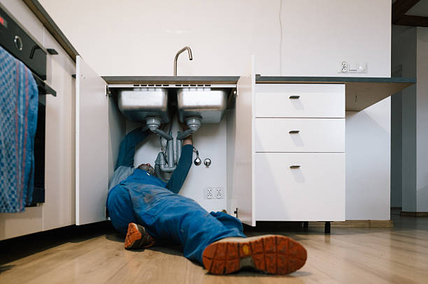 Professional Drain Cleaning technician working in Woodside, CA